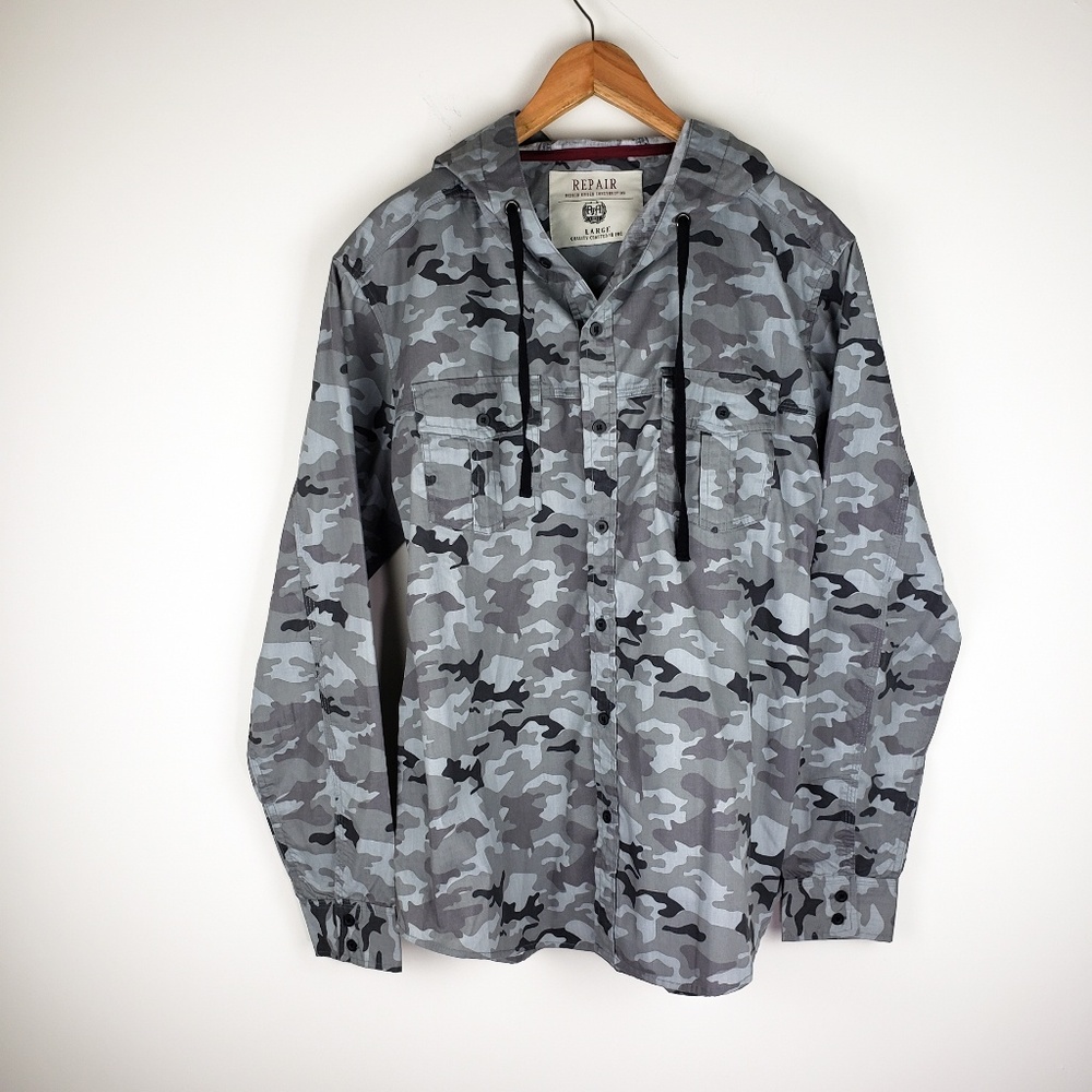 Repair Design Under Contruction Cammo Button Hood